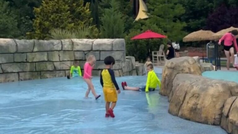 Children playing at the Riverbanks Zoo Waterfall Junction splash pad